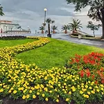 Апартаменты Comfy In The Heart Of