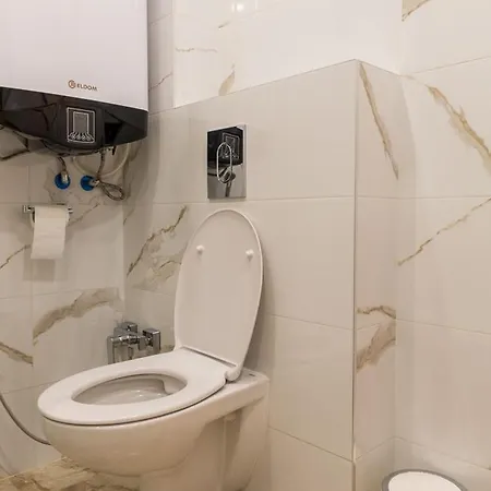 Comfy In The Heart Of * 布尔加斯