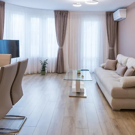 Comfy In The Heart Of *